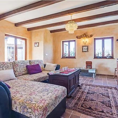 Rustica Delia Villa